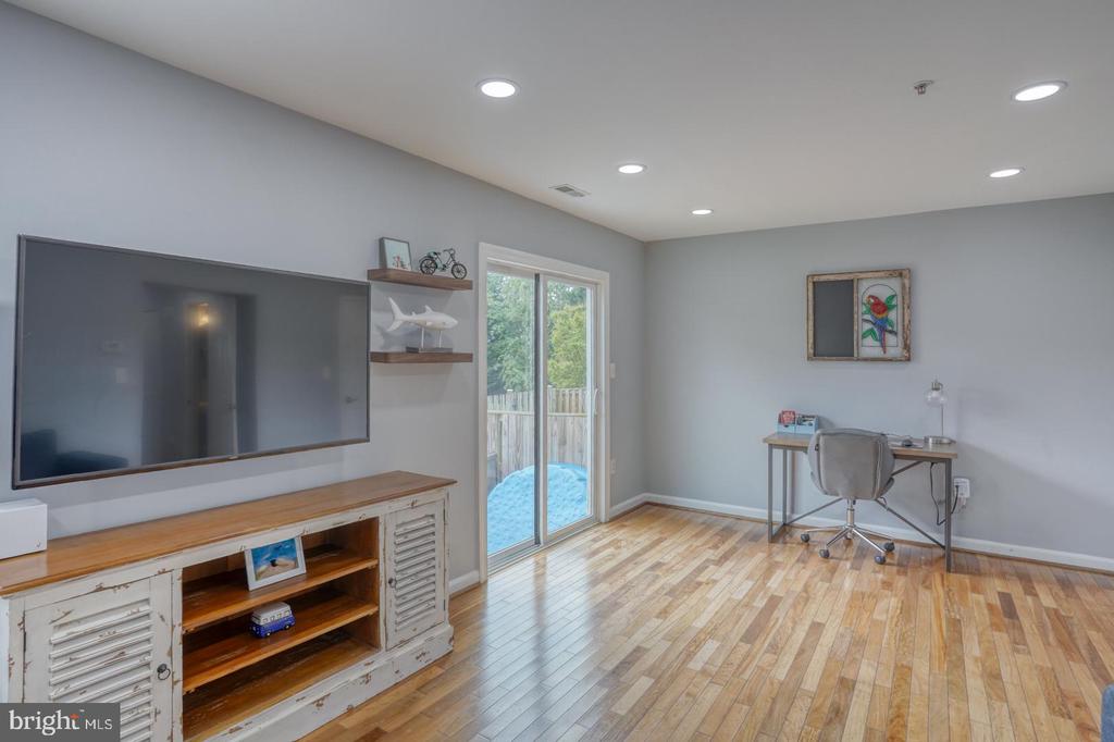 341 Creekside Commons Ct