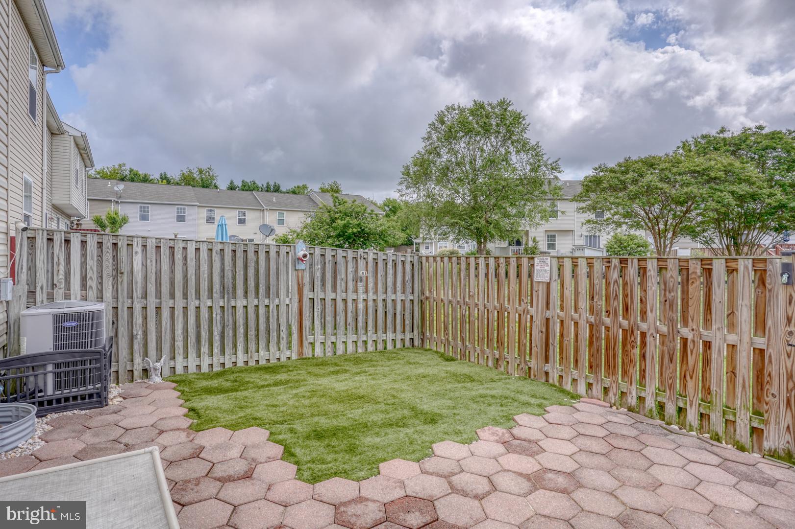 341 Creekside Commons Ct