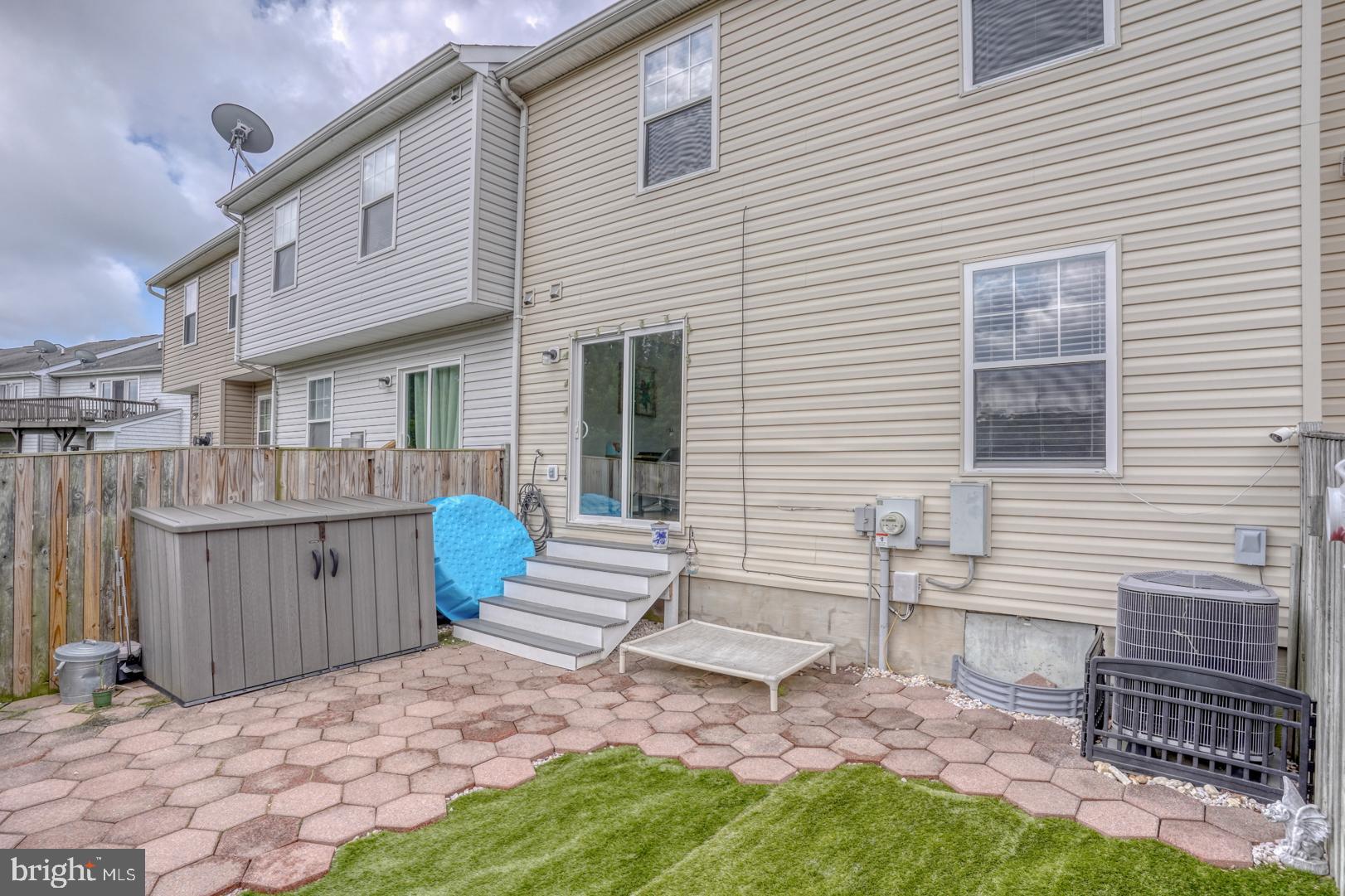 341 Creekside Commons Ct