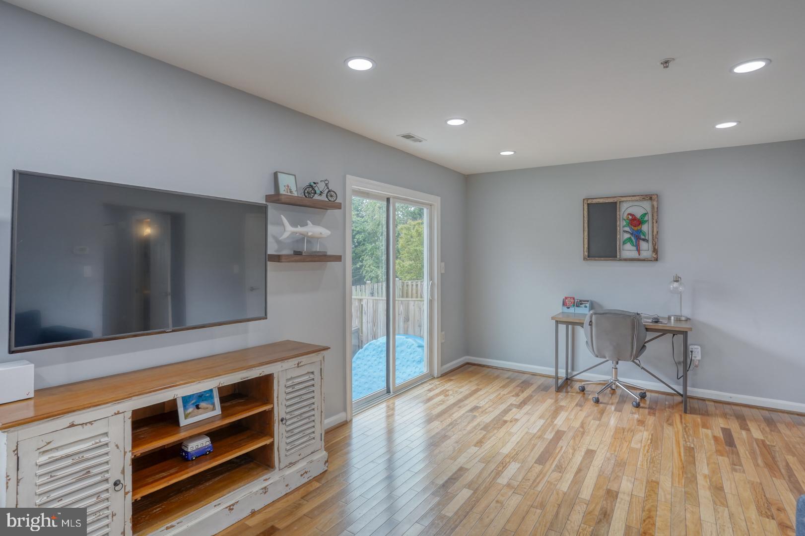 341 Creekside Commons Ct