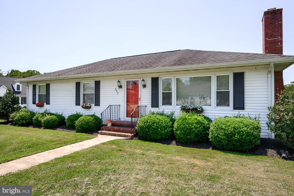 332 Holly St