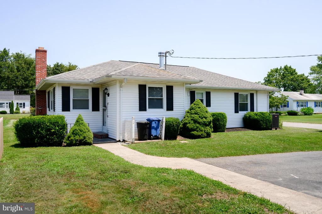 332 Holly St