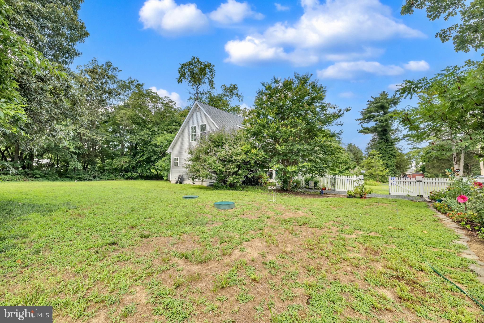 321 Front St