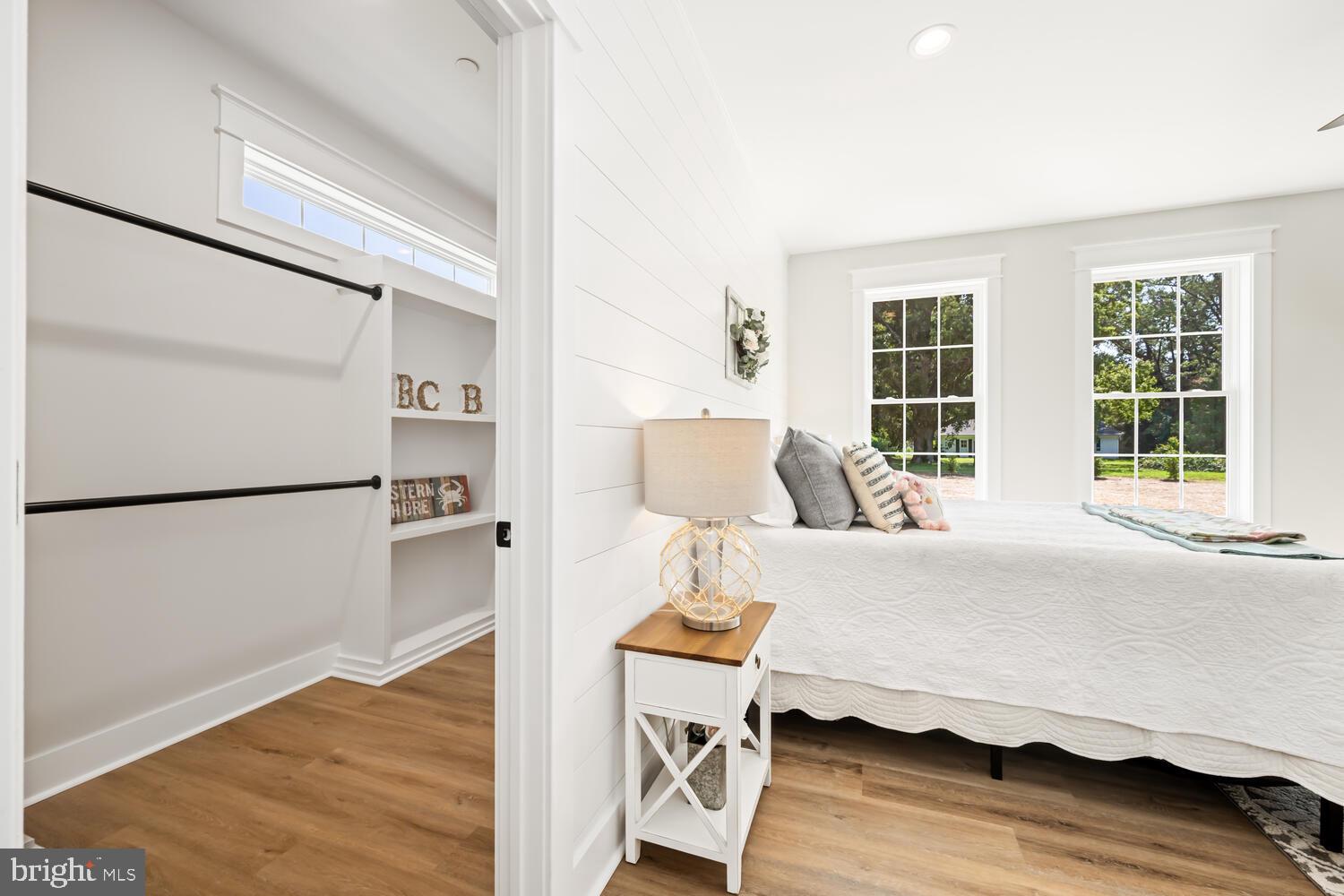 323 Queen Anne Club Dr