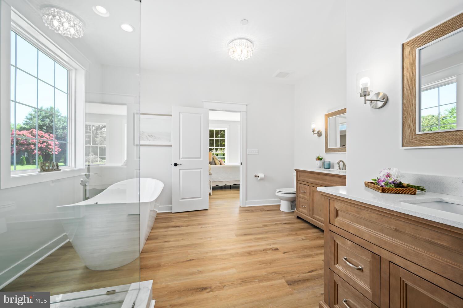323 Queen Anne Club Dr