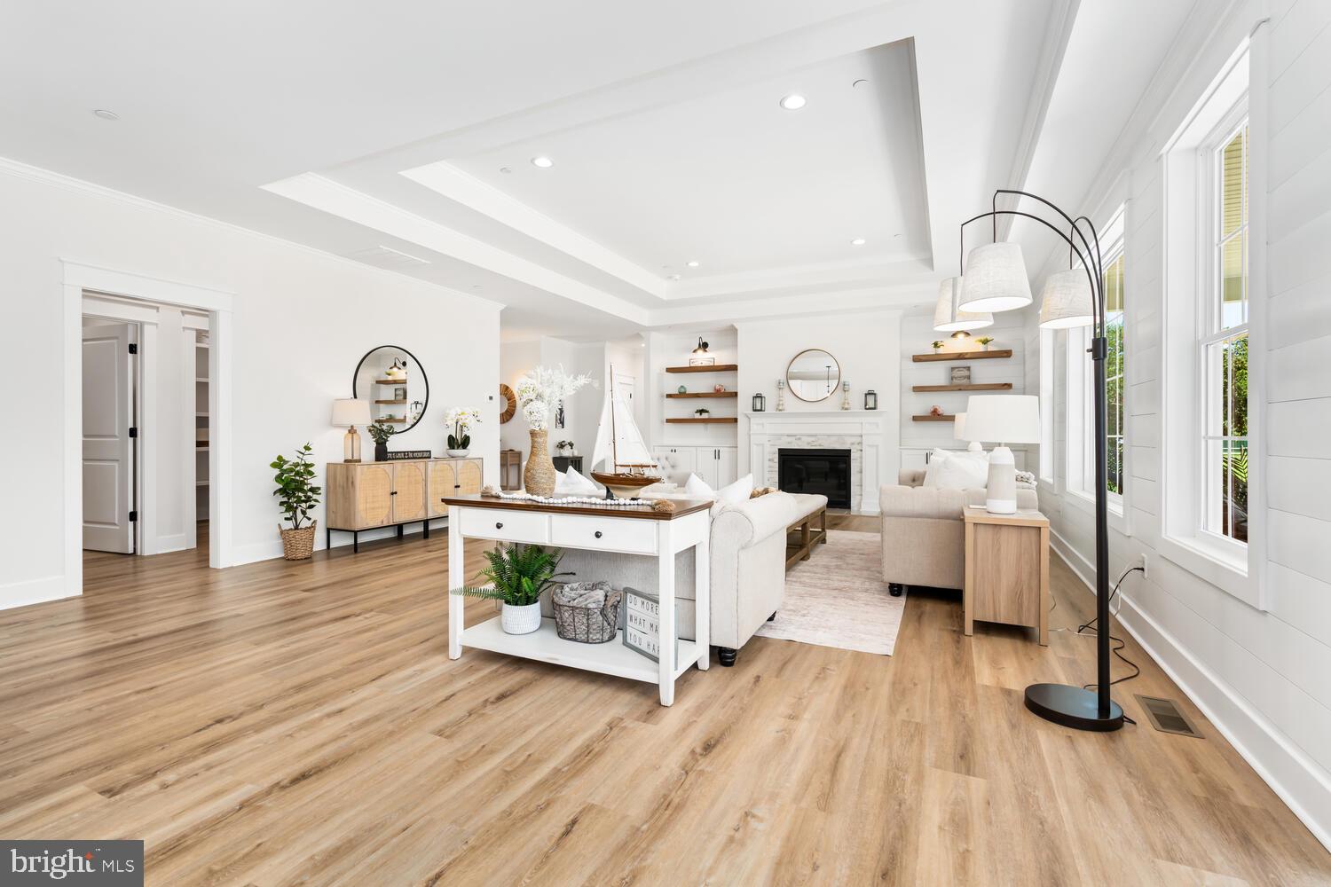 323 Queen Anne Club Dr