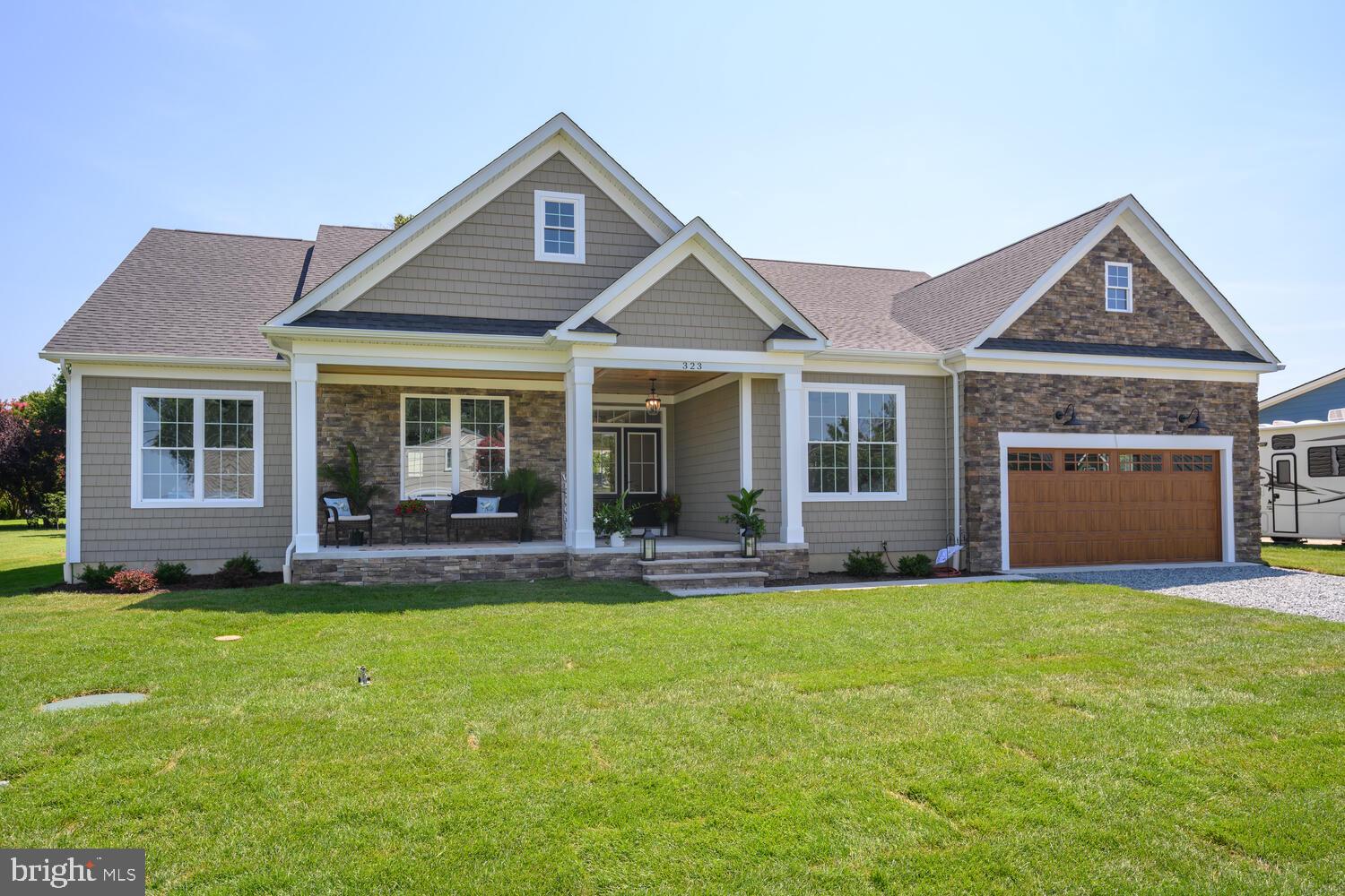 323 Queen Anne Club Dr