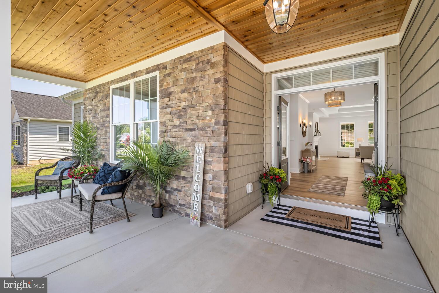323 Queen Anne Club Dr