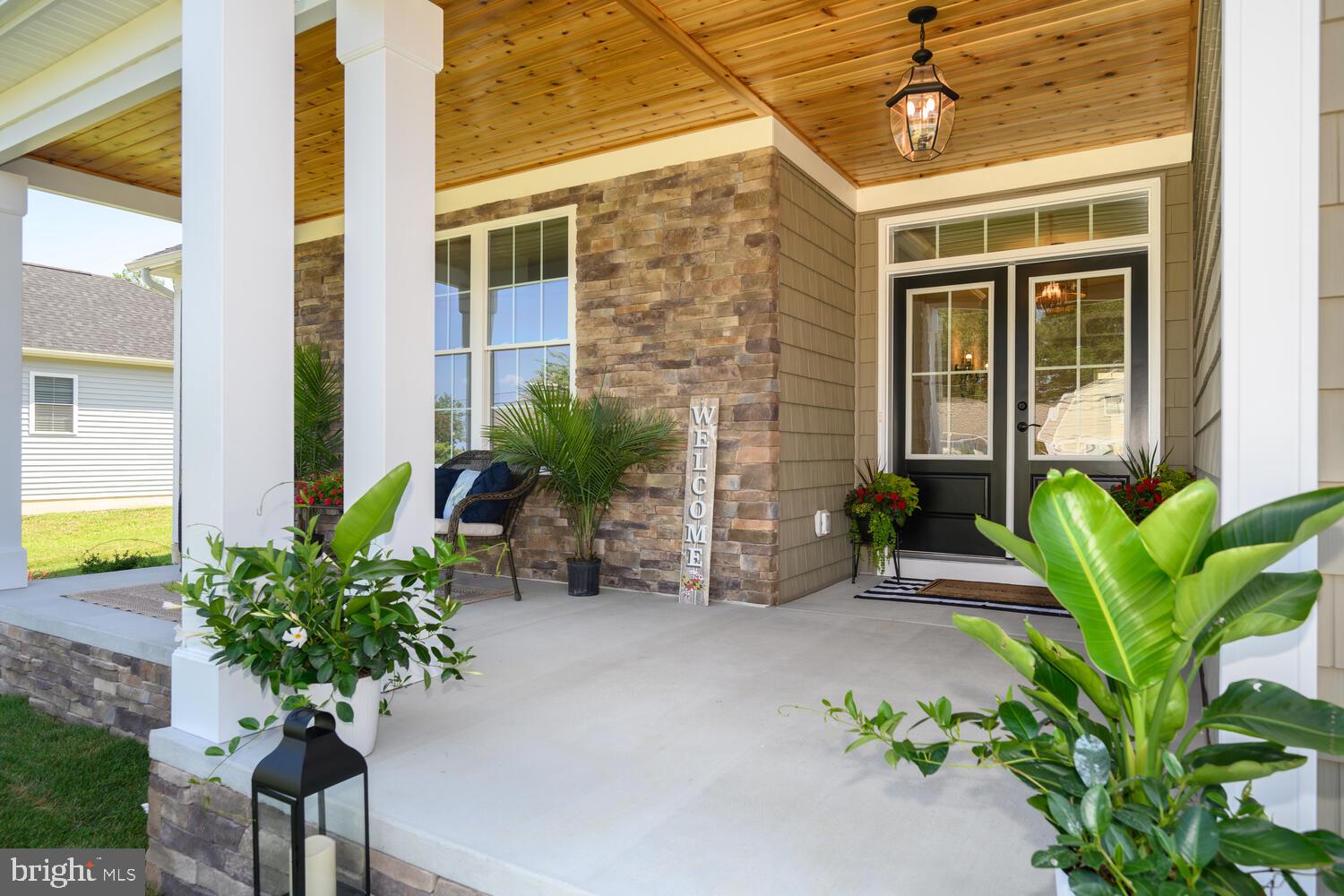 323 Queen Anne Club Dr