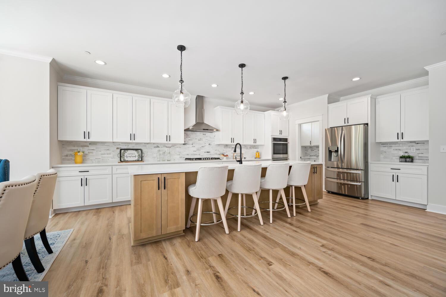 323 Queen Anne Club Dr