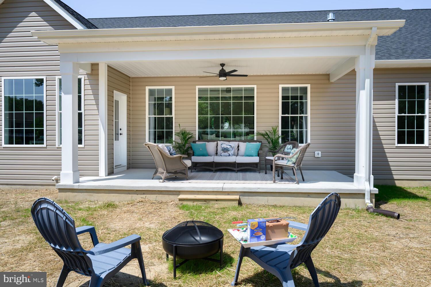 323 Queen Anne Club Dr