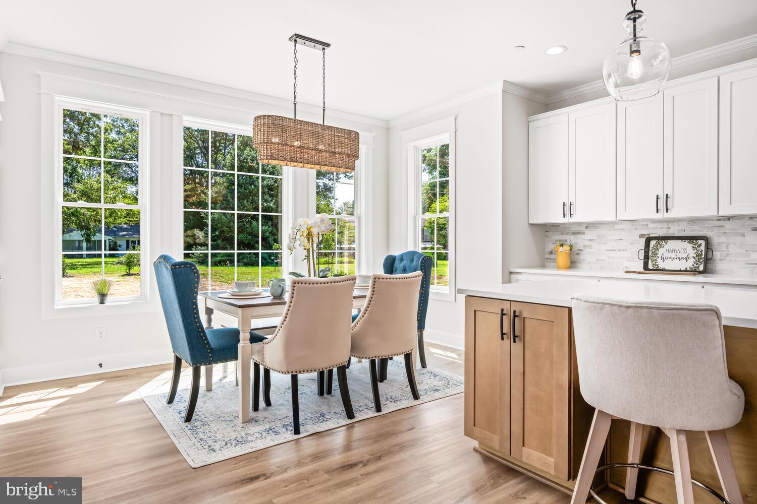 323 Queen Anne Club Dr