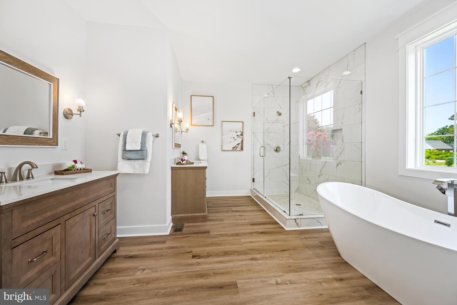323 Queen Anne Club Dr