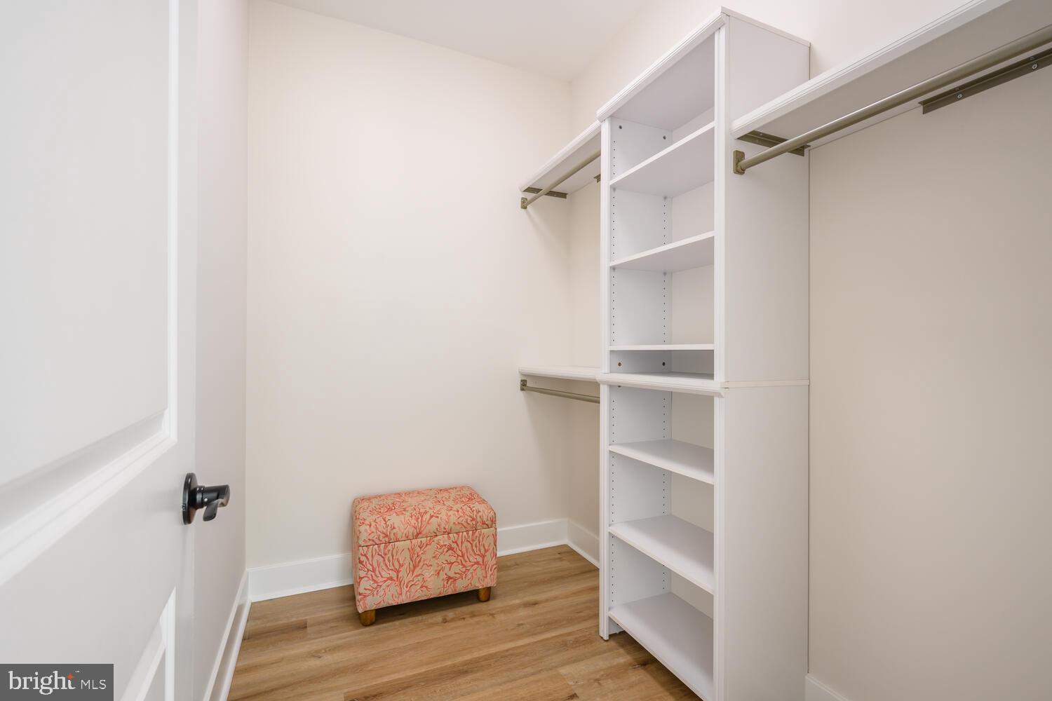 323 Queen Anne Club Dr