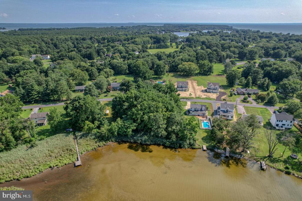 114 N Lake Dr