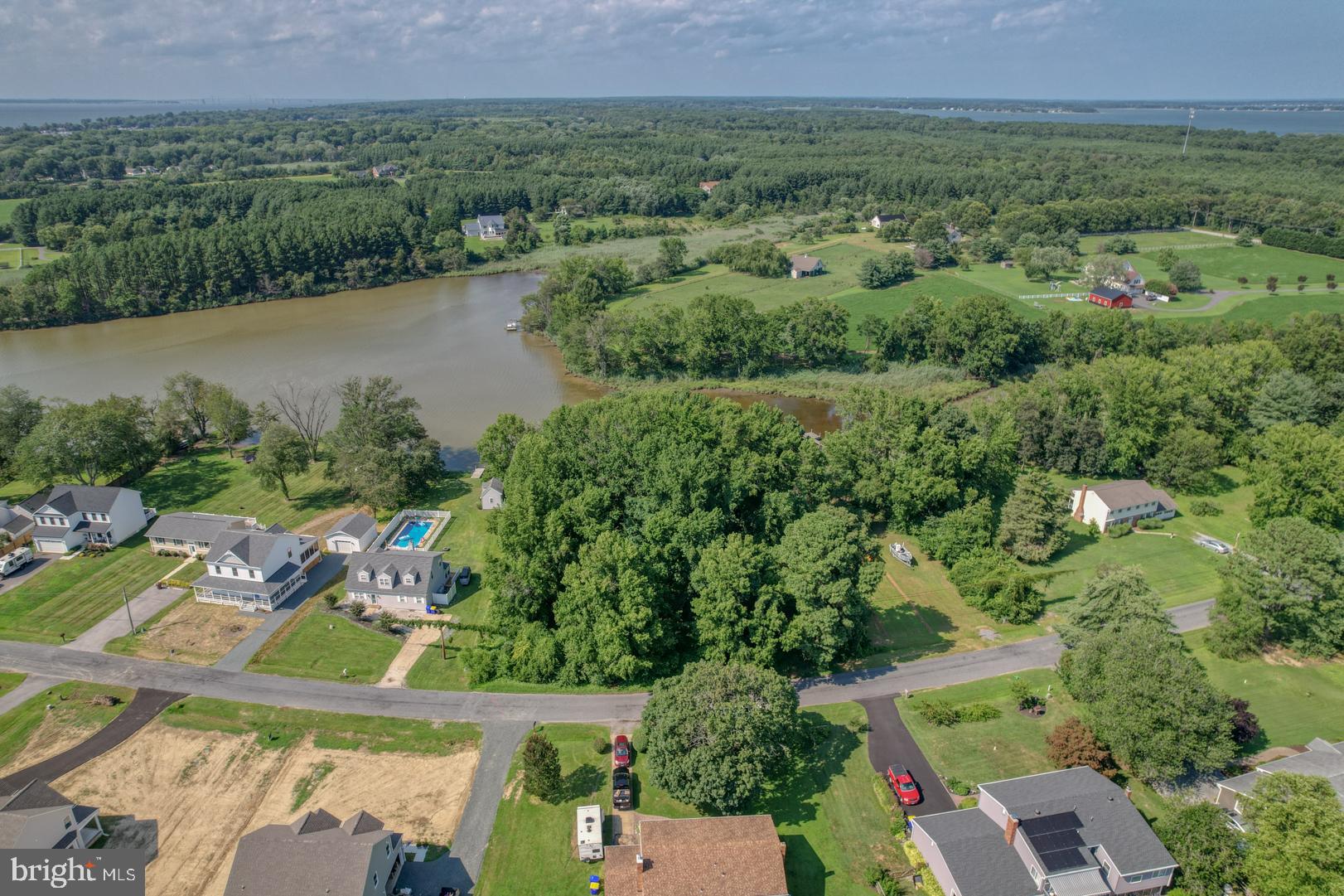 114 N Lake Dr