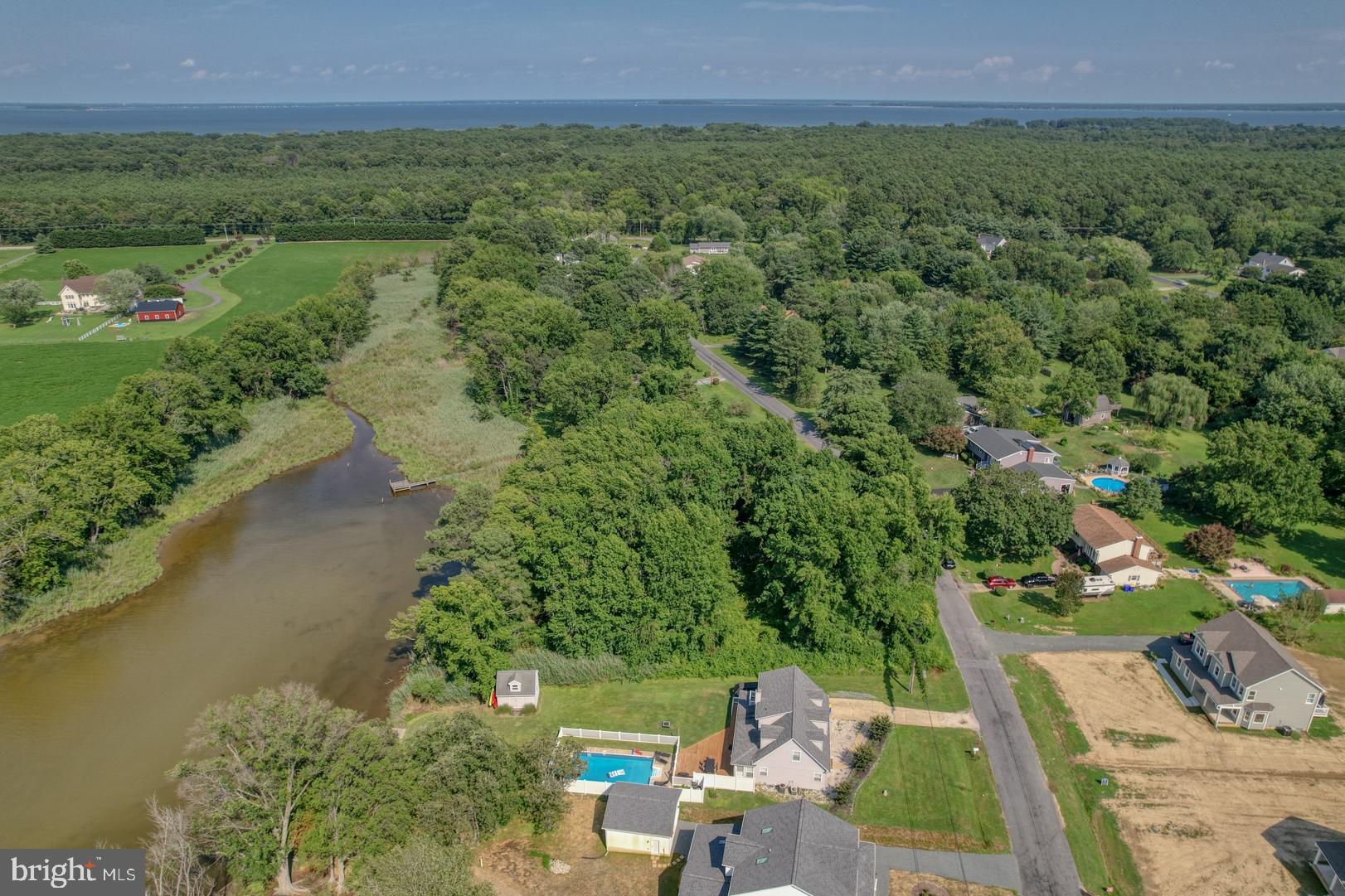 114 N Lake Dr