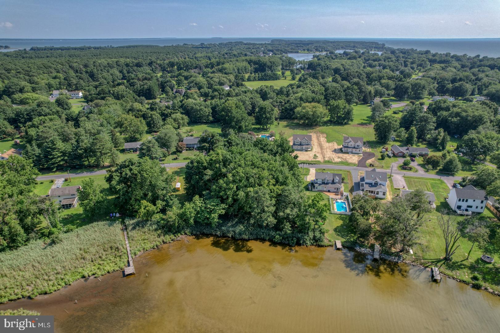 114 N Lake Dr