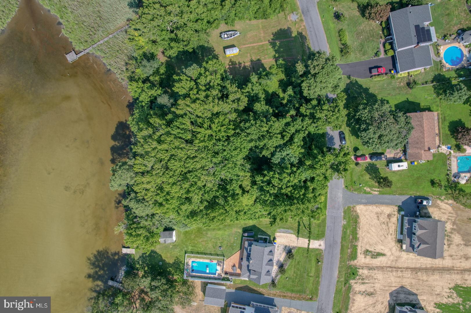 114 N Lake Dr