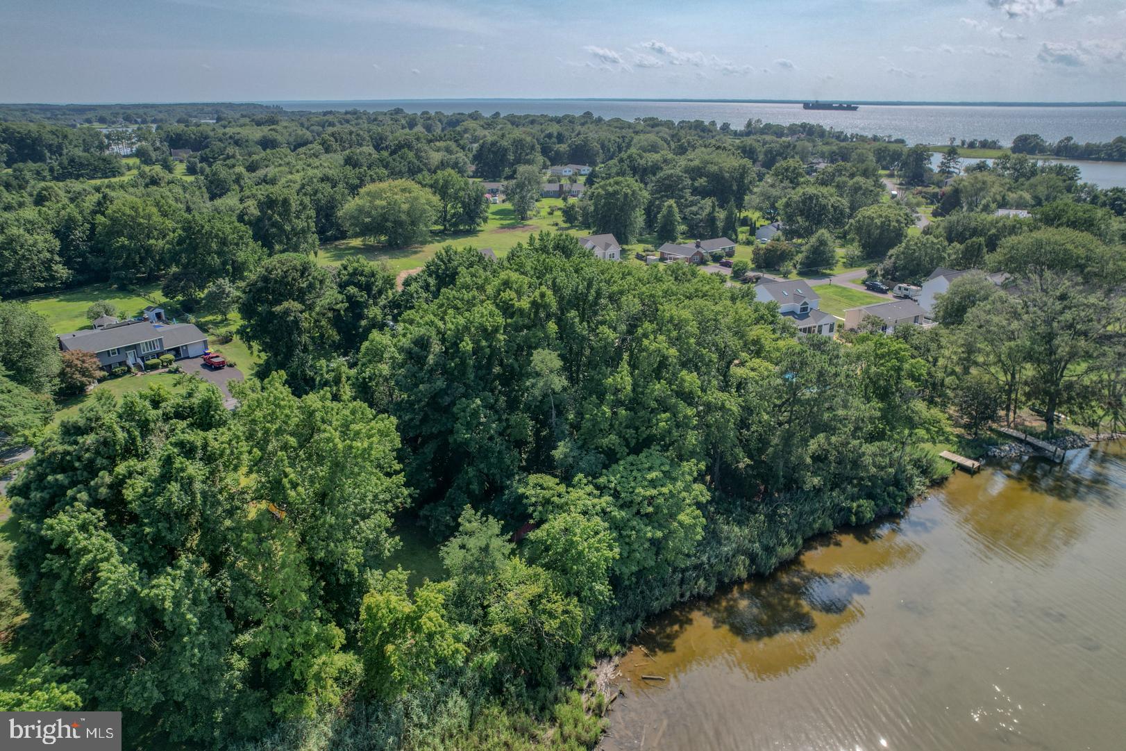 114 N Lake Dr