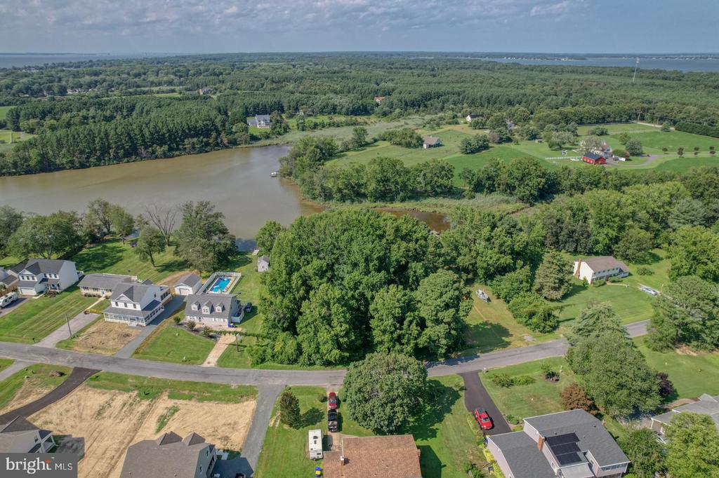 114 N Lake Dr