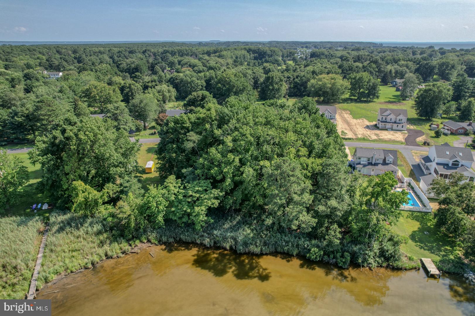 114 N Lake Dr