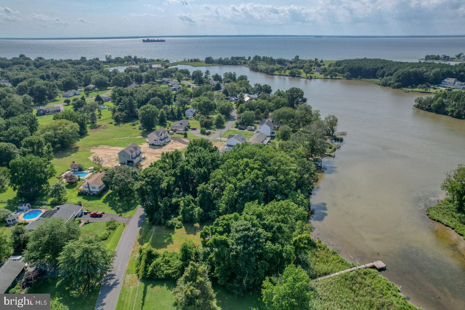 114 N Lake Dr