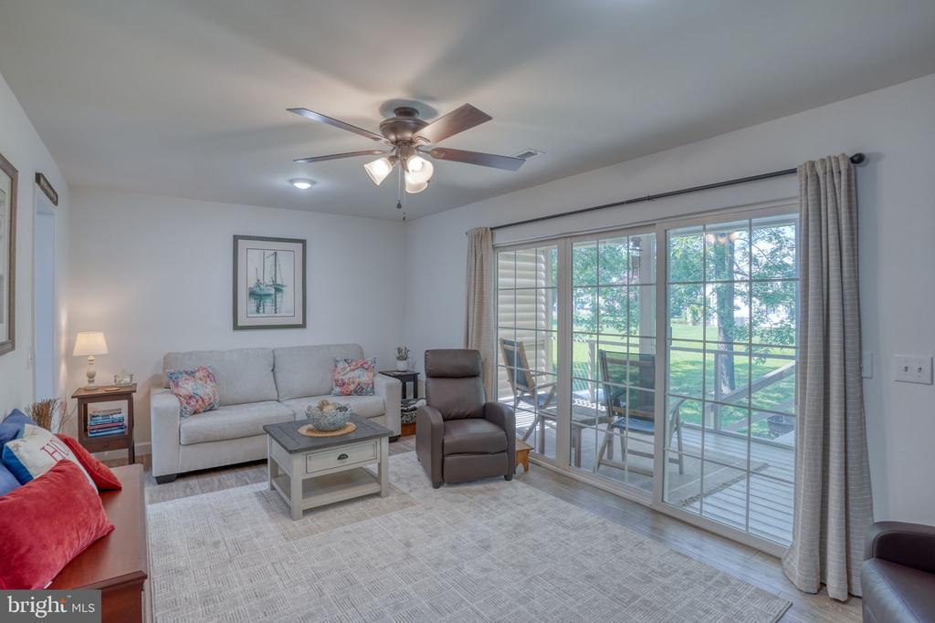 1033 Dundee Ct #5