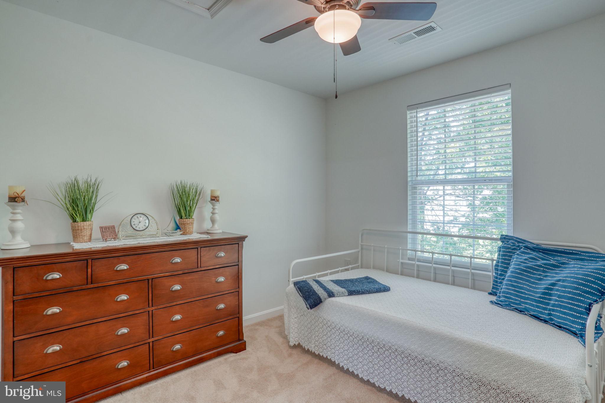 1033 Dundee Ct #5