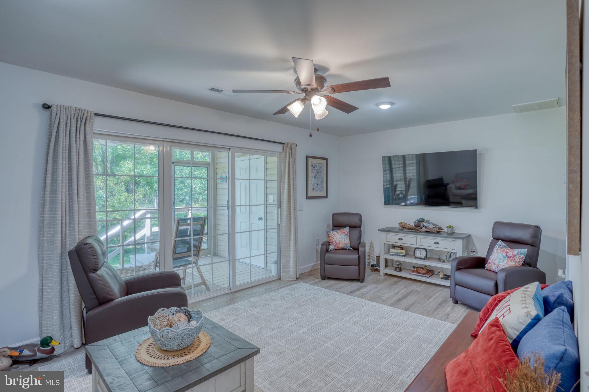 1033 Dundee Ct #5