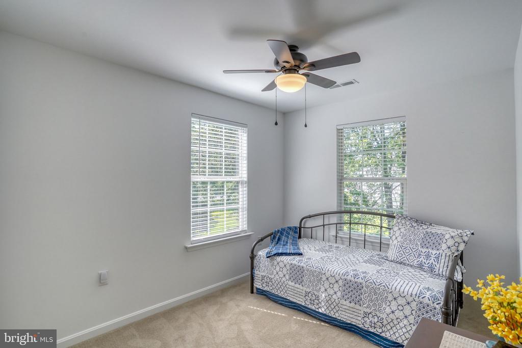 1033 Dundee Ct #5