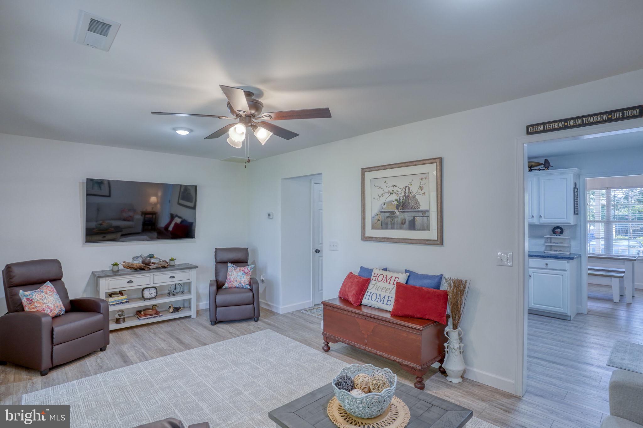 1033 Dundee Ct #5