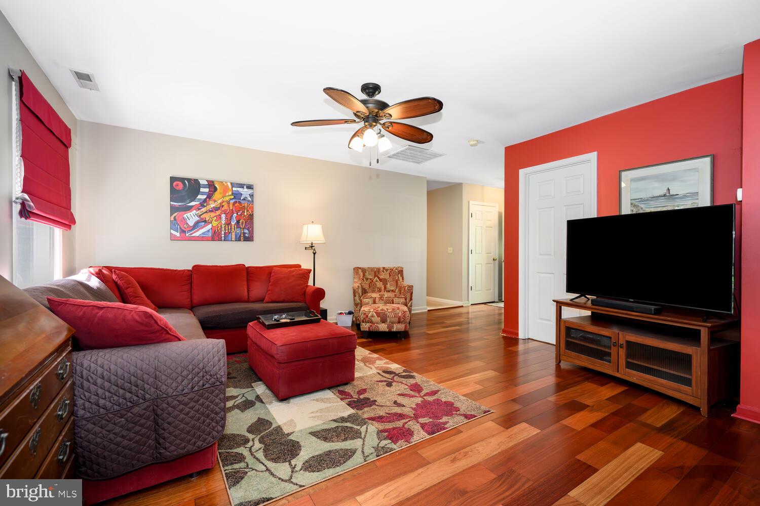 216 OLDE POINT LANE