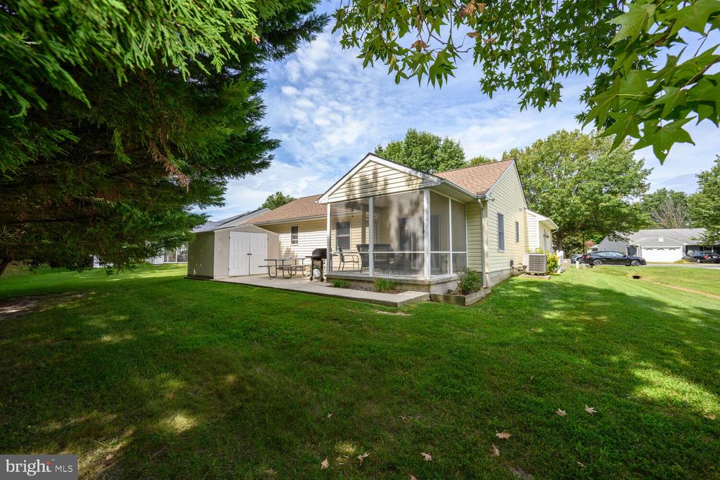 216 OLDE POINT LANE