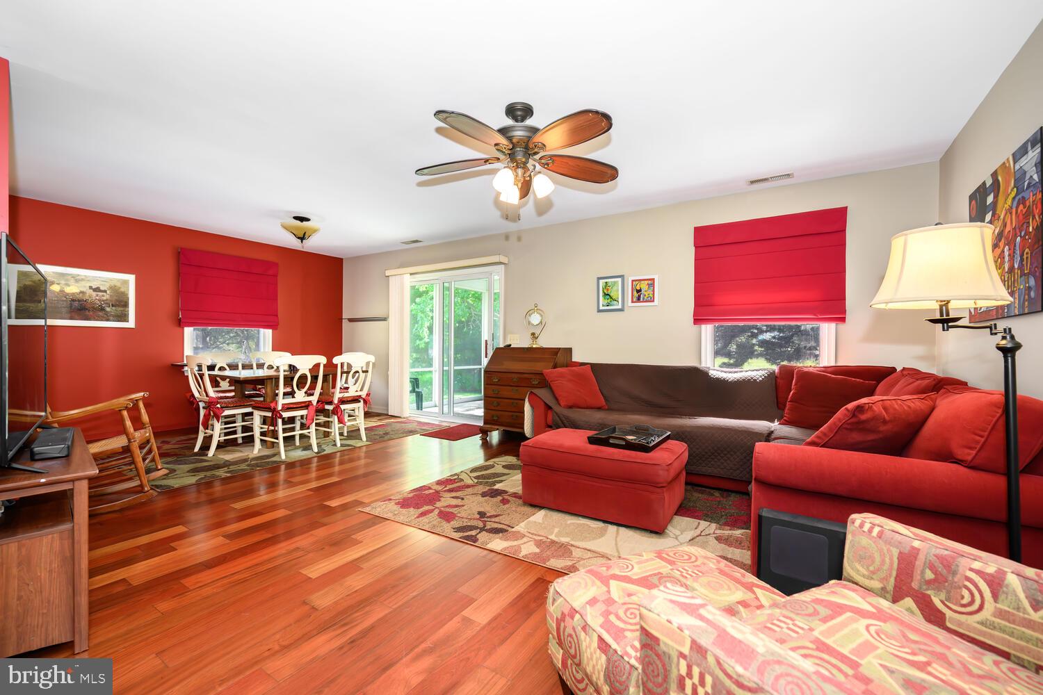 216 OLDE POINT LANE