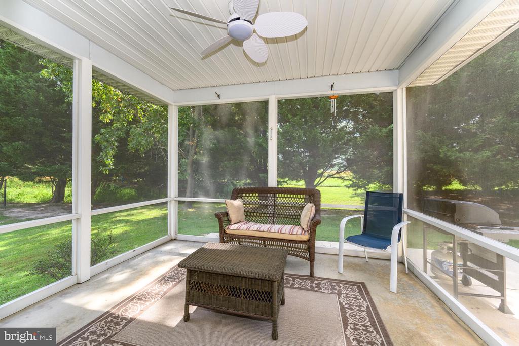 216 OLDE POINT LANE