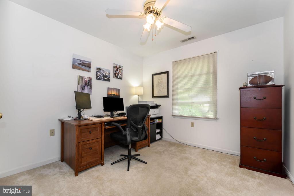 216 OLDE POINT LANE