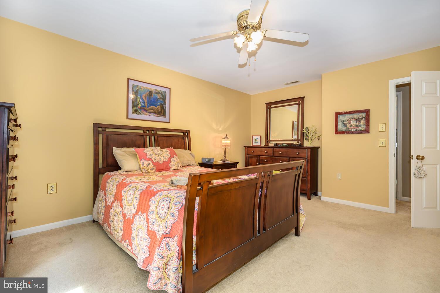 216 OLDE POINT LANE