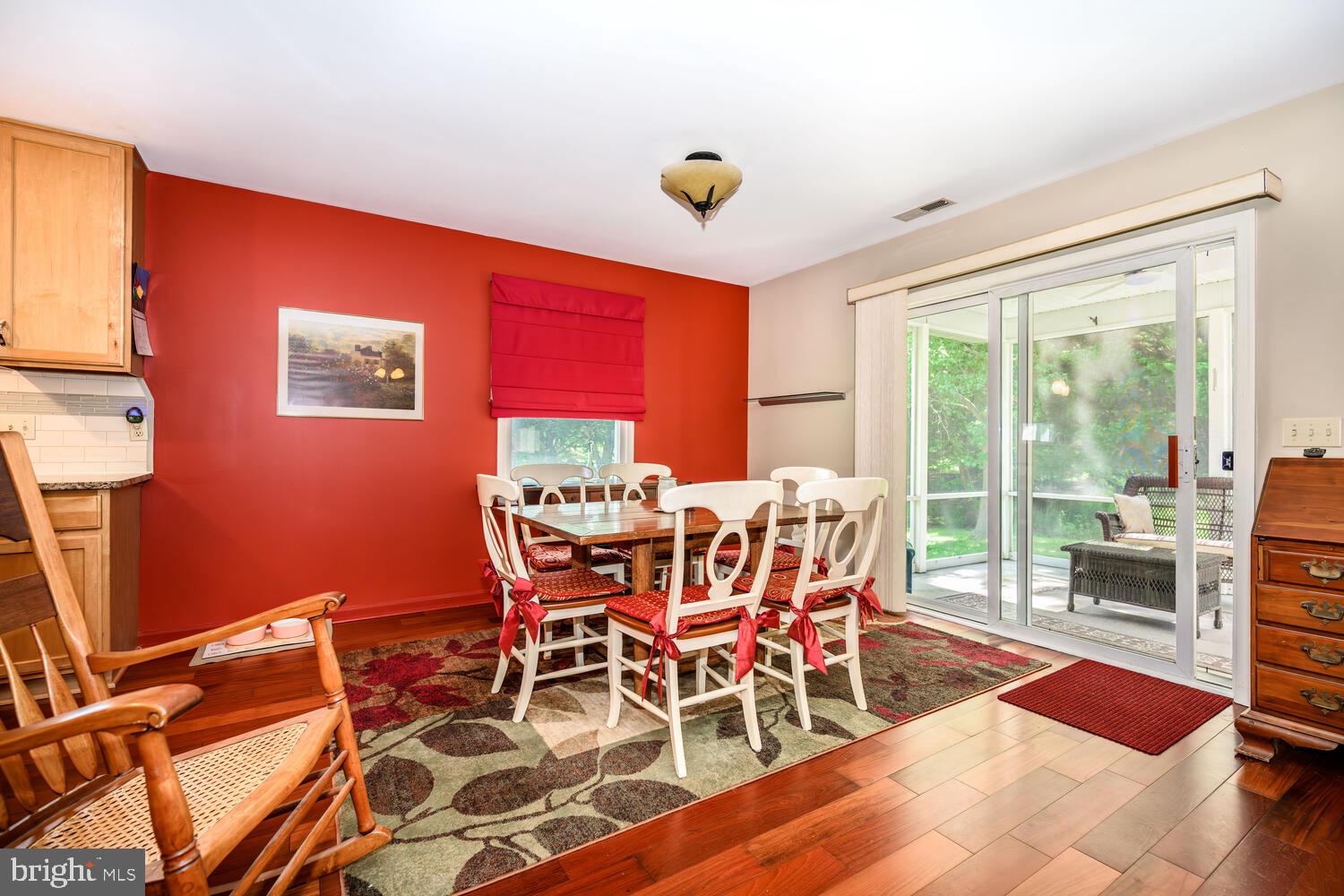 216 OLDE POINT LANE