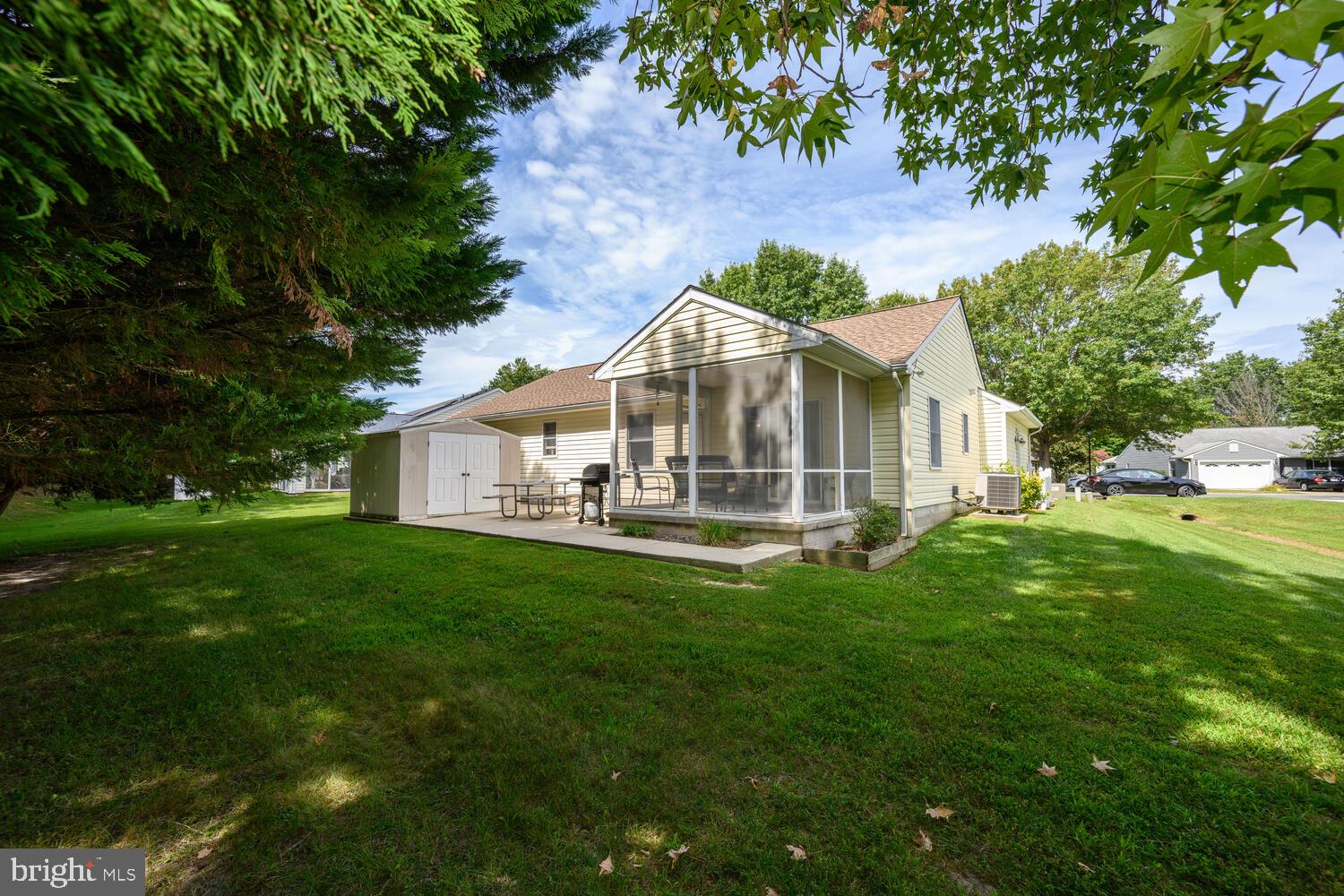 216 OLDE POINT LANE