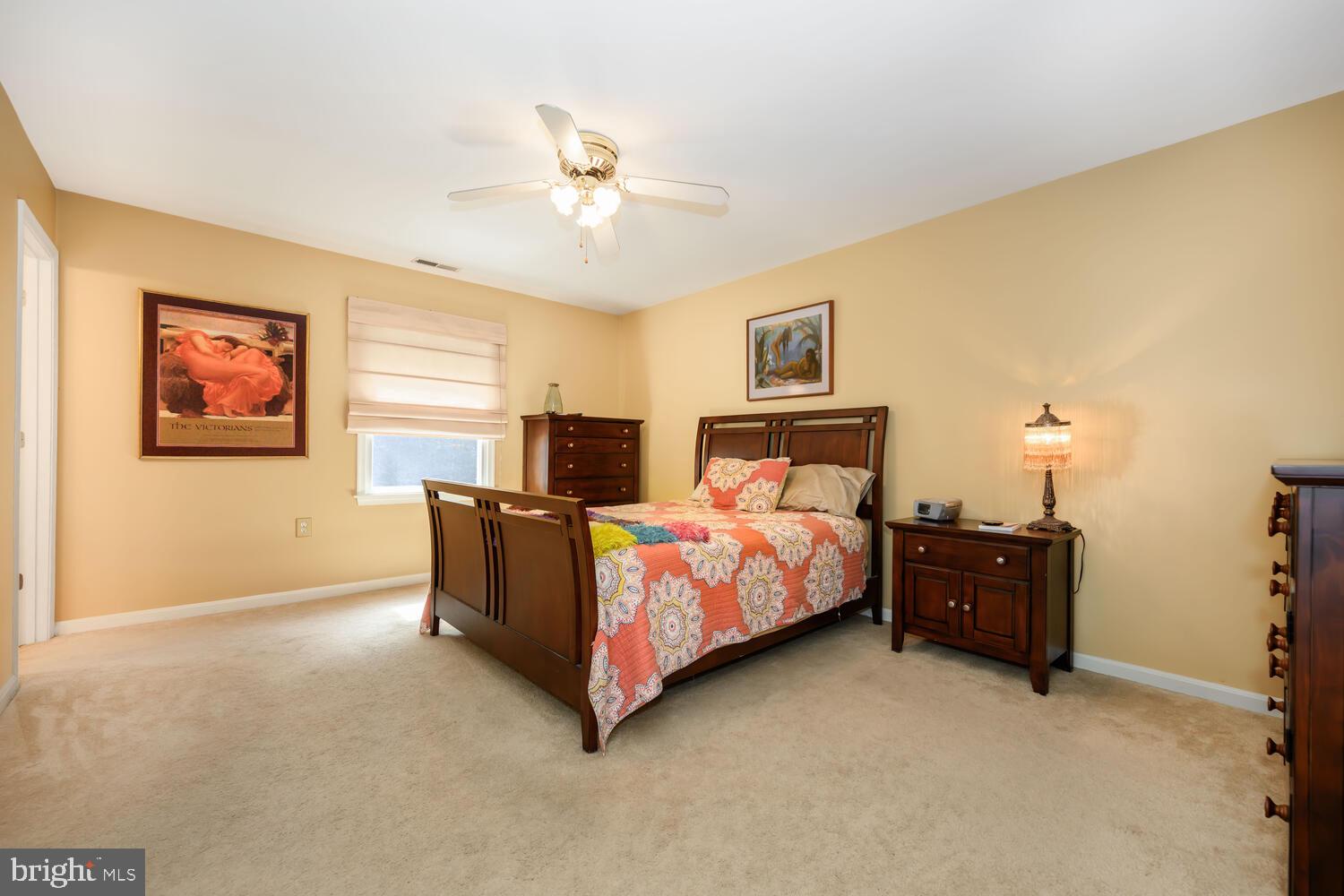 216 OLDE POINT LANE