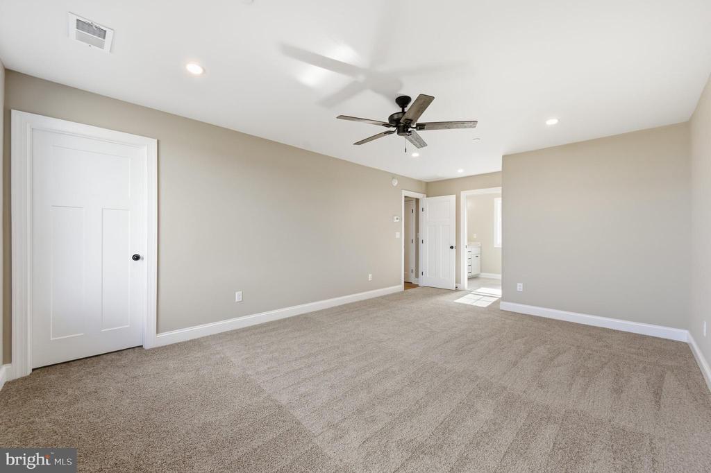 216 BLAKEFIELD DRIVE