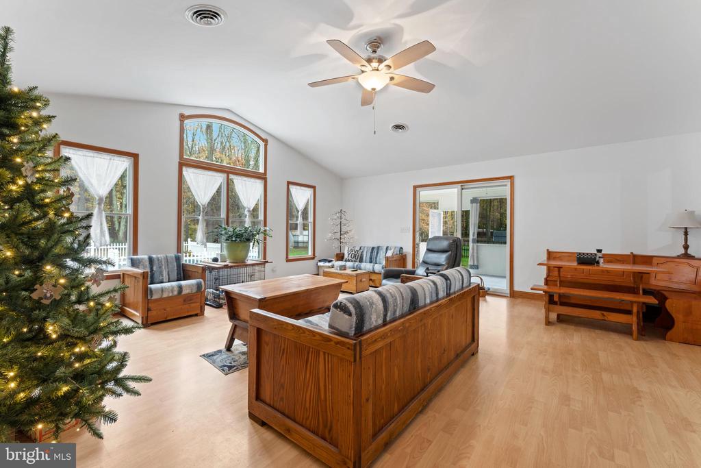325 LARCH PLACE
