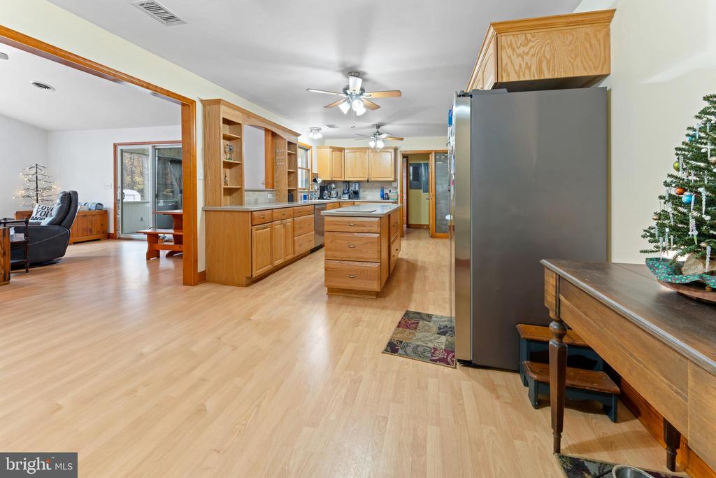 325 LARCH PLACE
