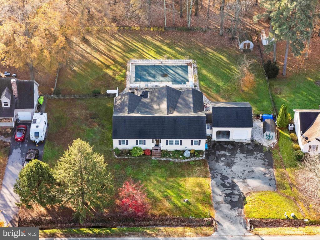325 LARCH PLACE