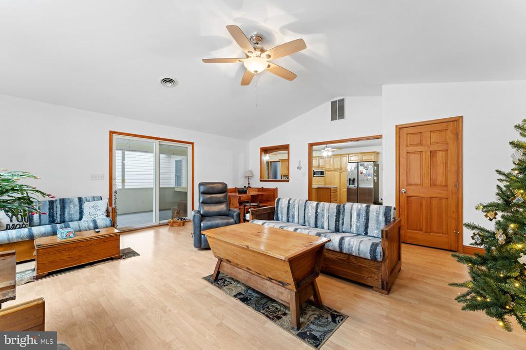 325 LARCH PLACE