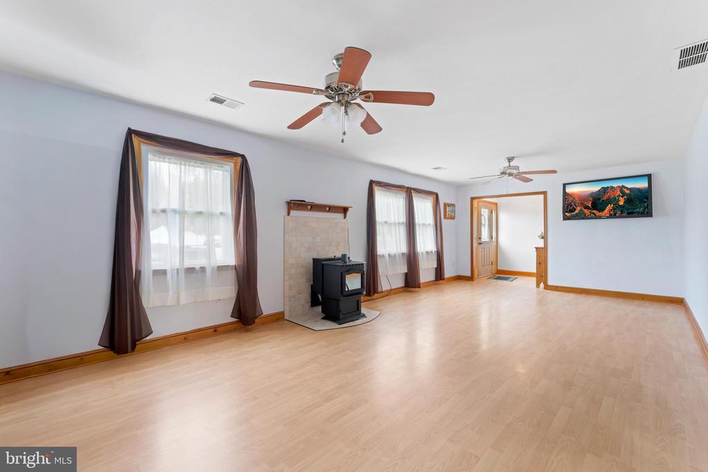 325 LARCH PLACE