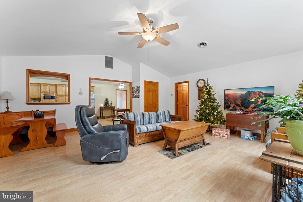325 LARCH PLACE