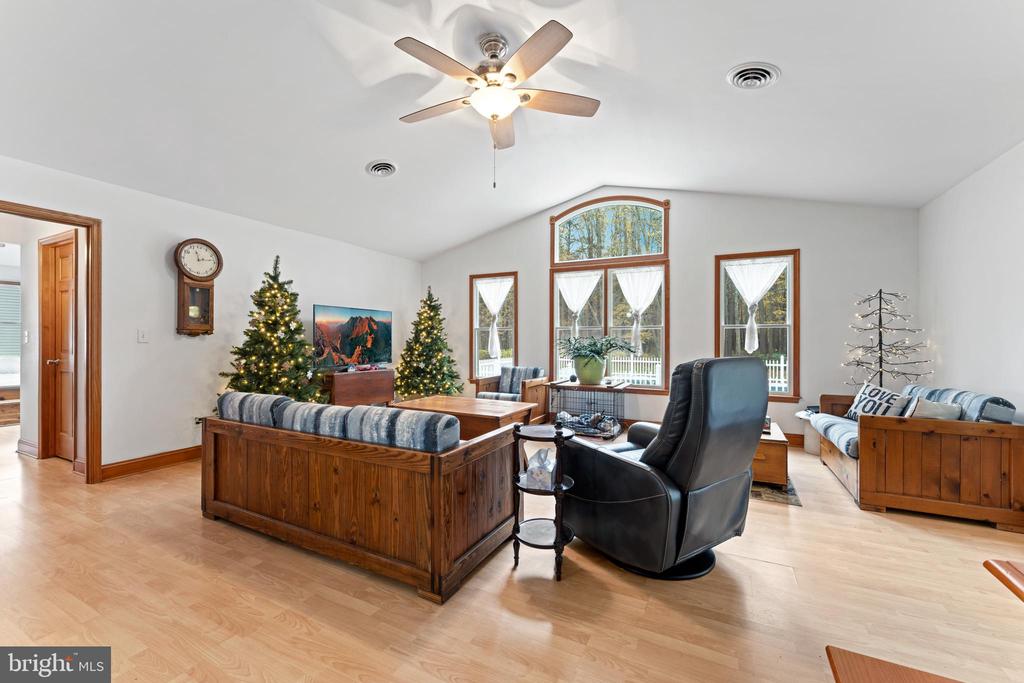 325 LARCH PLACE