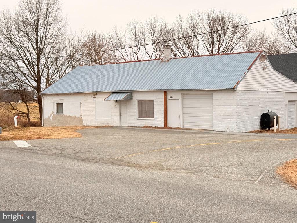 2621 ROBERTS STATION ROAD